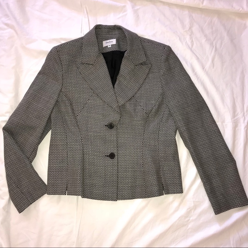 Blazer - Picture 2 of 3